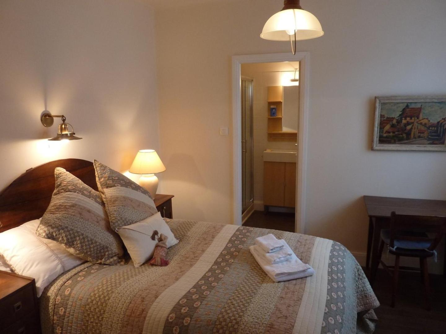 Le Logis Alexandra Bnb La Trimouille Phòng bức ảnh