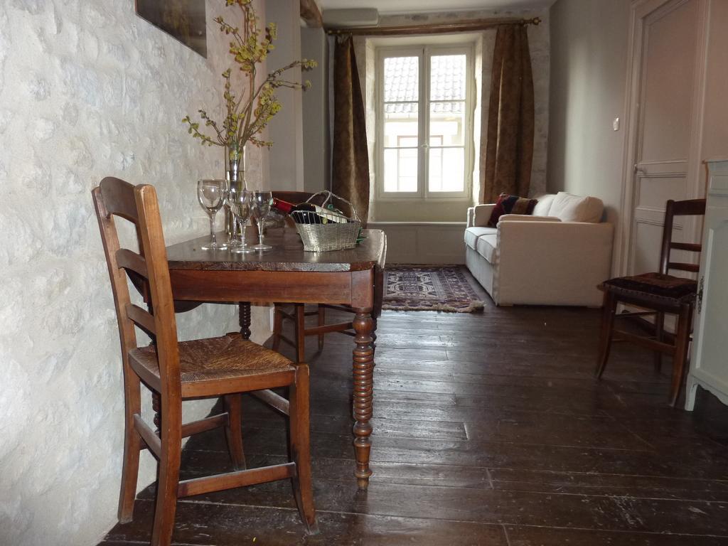 Le Logis Alexandra Bnb La Trimouille Phòng bức ảnh